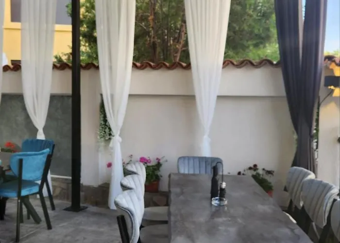 Maison d'hôtes йоана 3*